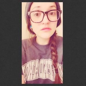 Meet your Posher, Alyssa